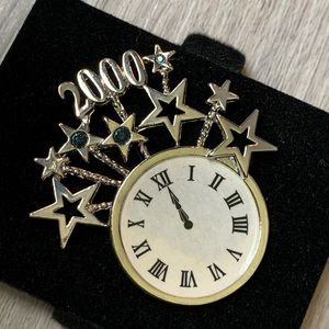 Vintage Avon : millennium clock pin